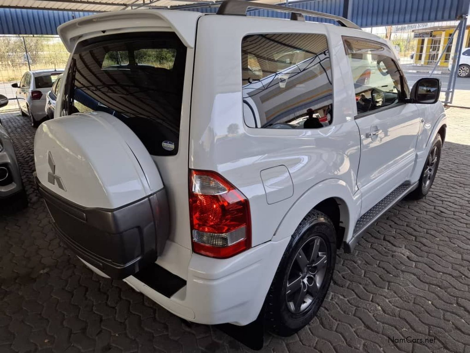 2005 Mitsubishi Pajero photo 5