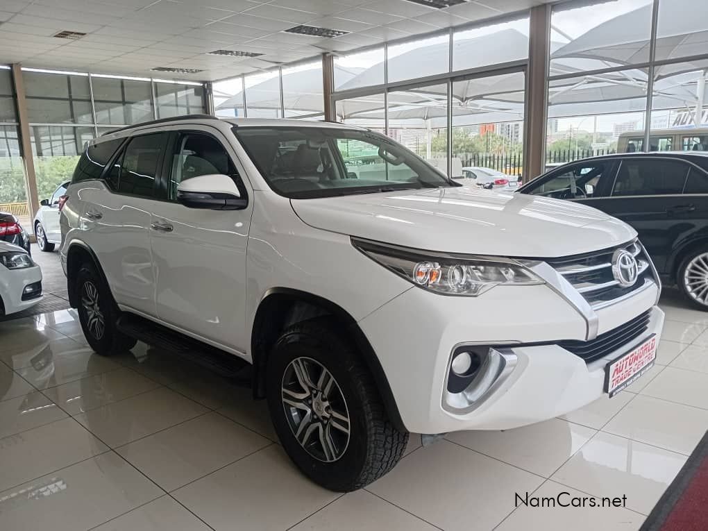 2017 Toyota Fortuner photo 1