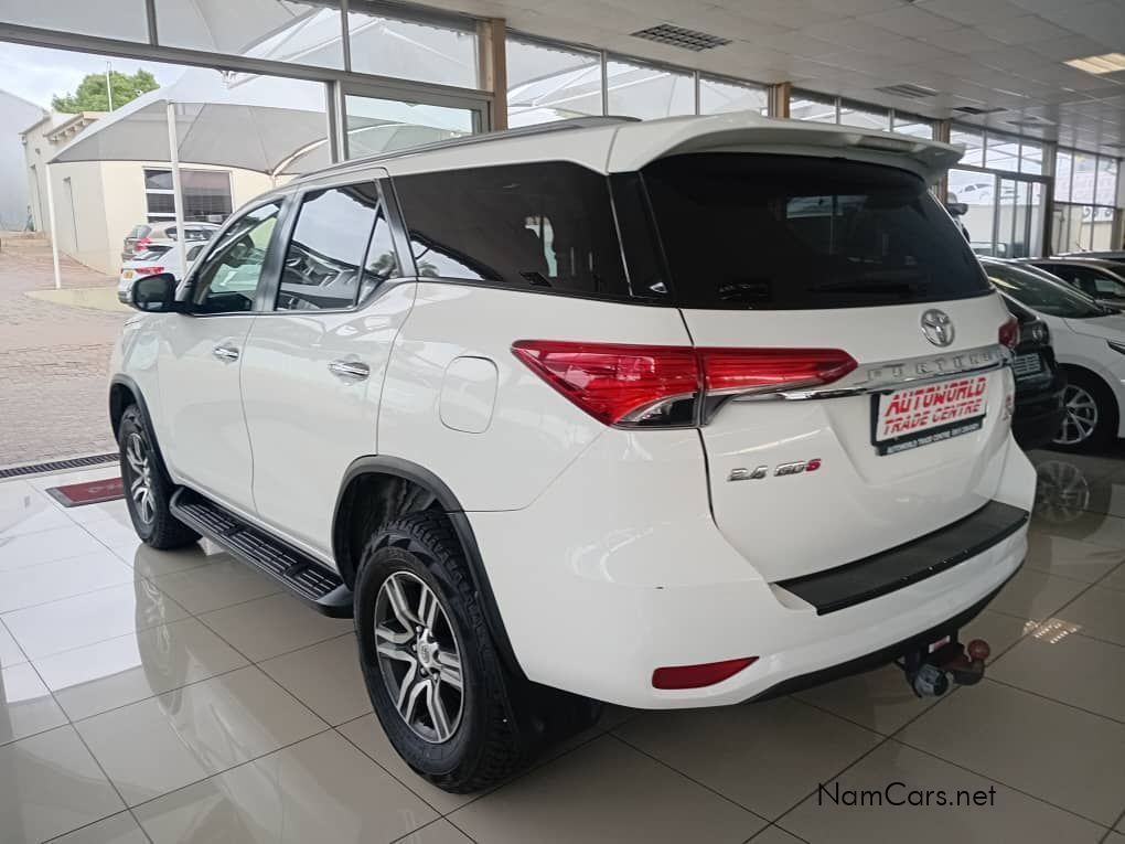 2017 Toyota Fortuner photo 5
