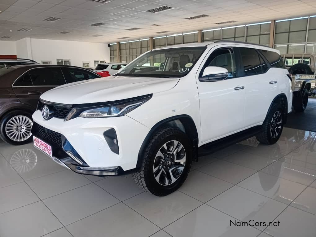 2025 Toyota Fortuner photo 3