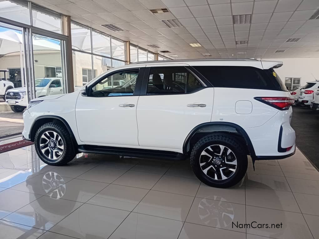 2025 Toyota Fortuner photo 4