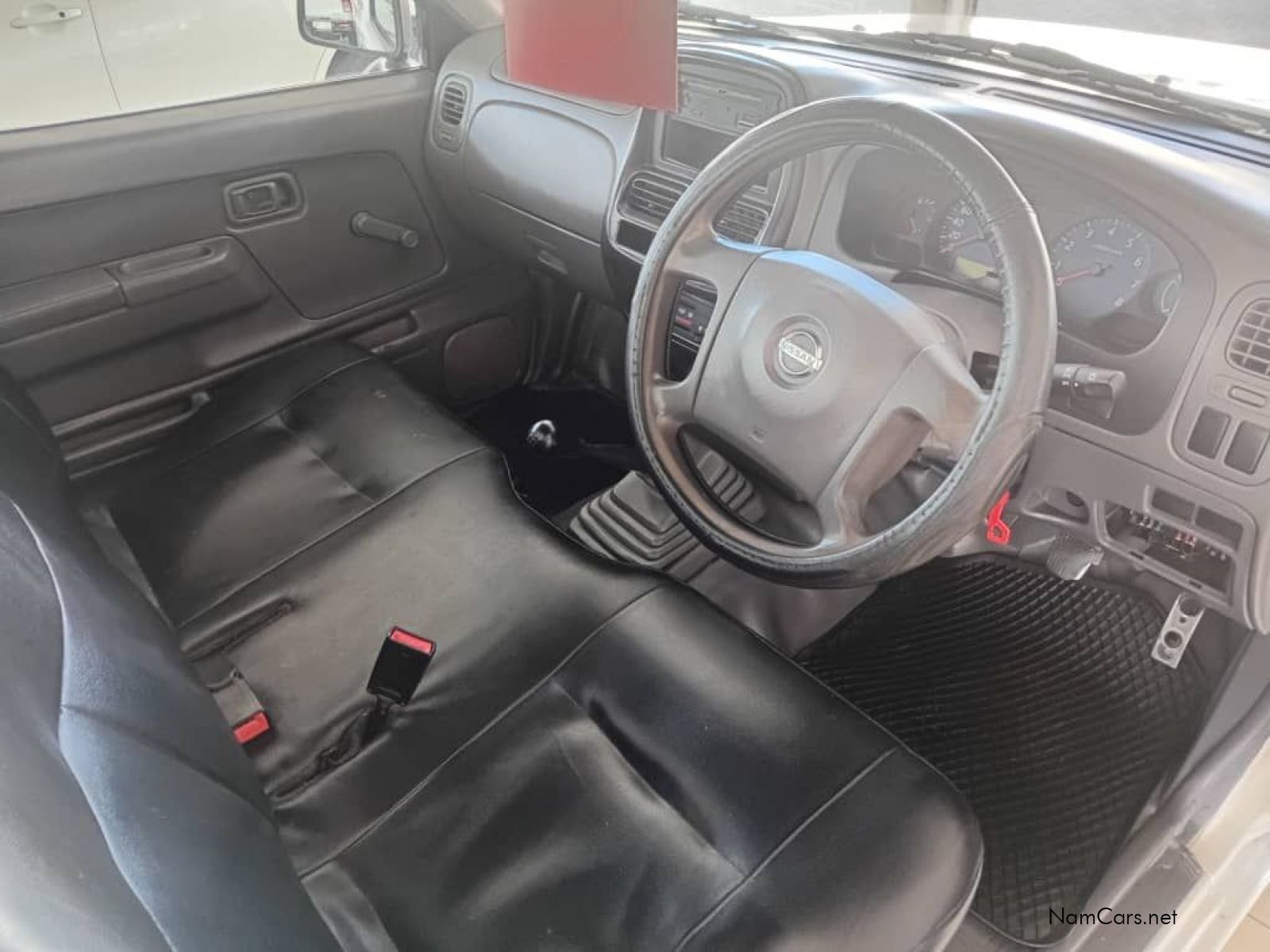2012 Nissan NP300 photo 8
