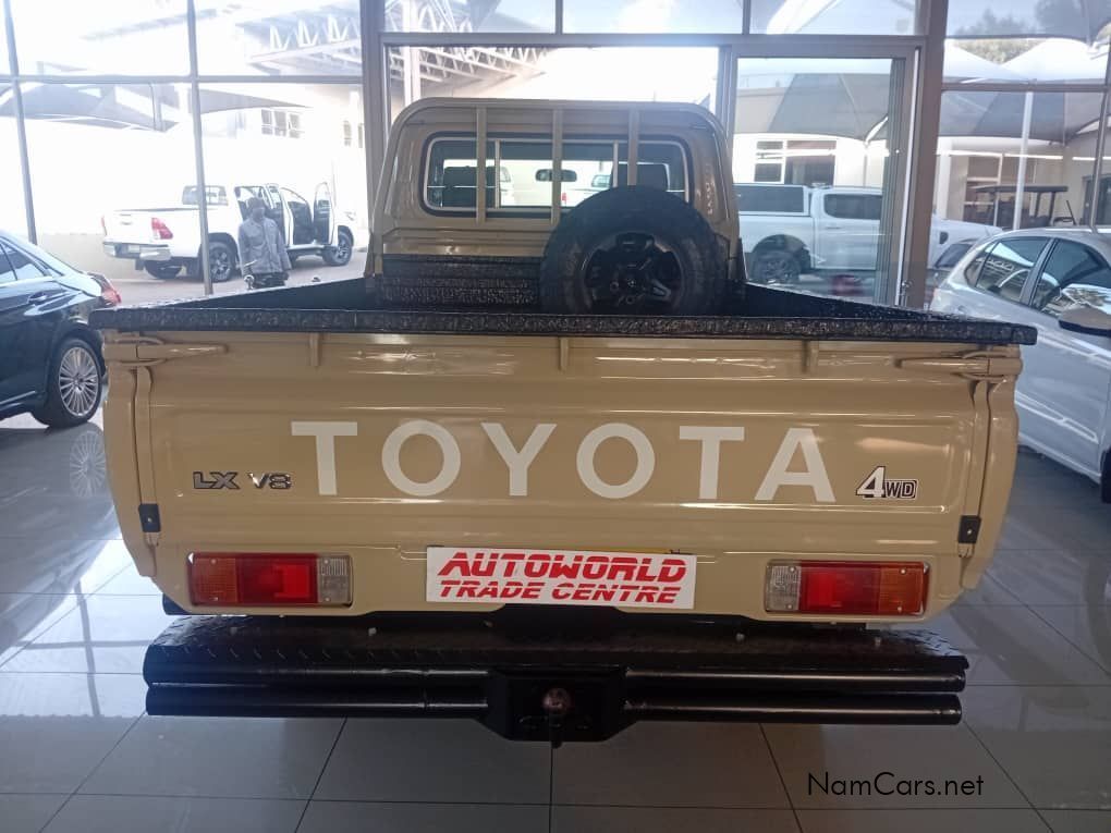 2017 Toyota Land Cruiser photo 5