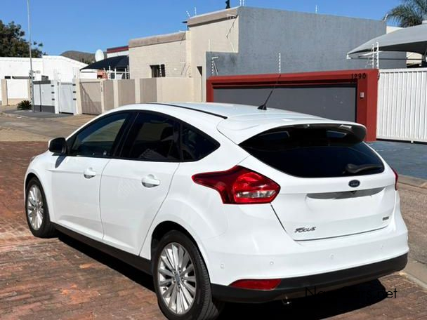2015 Ford Focus photo 4