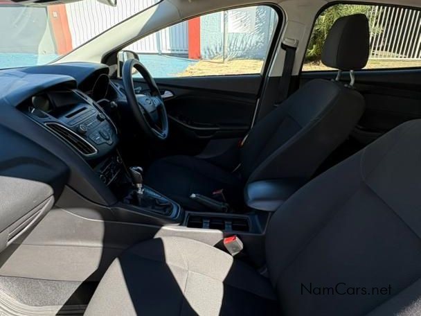2015 Ford Focus photo 8