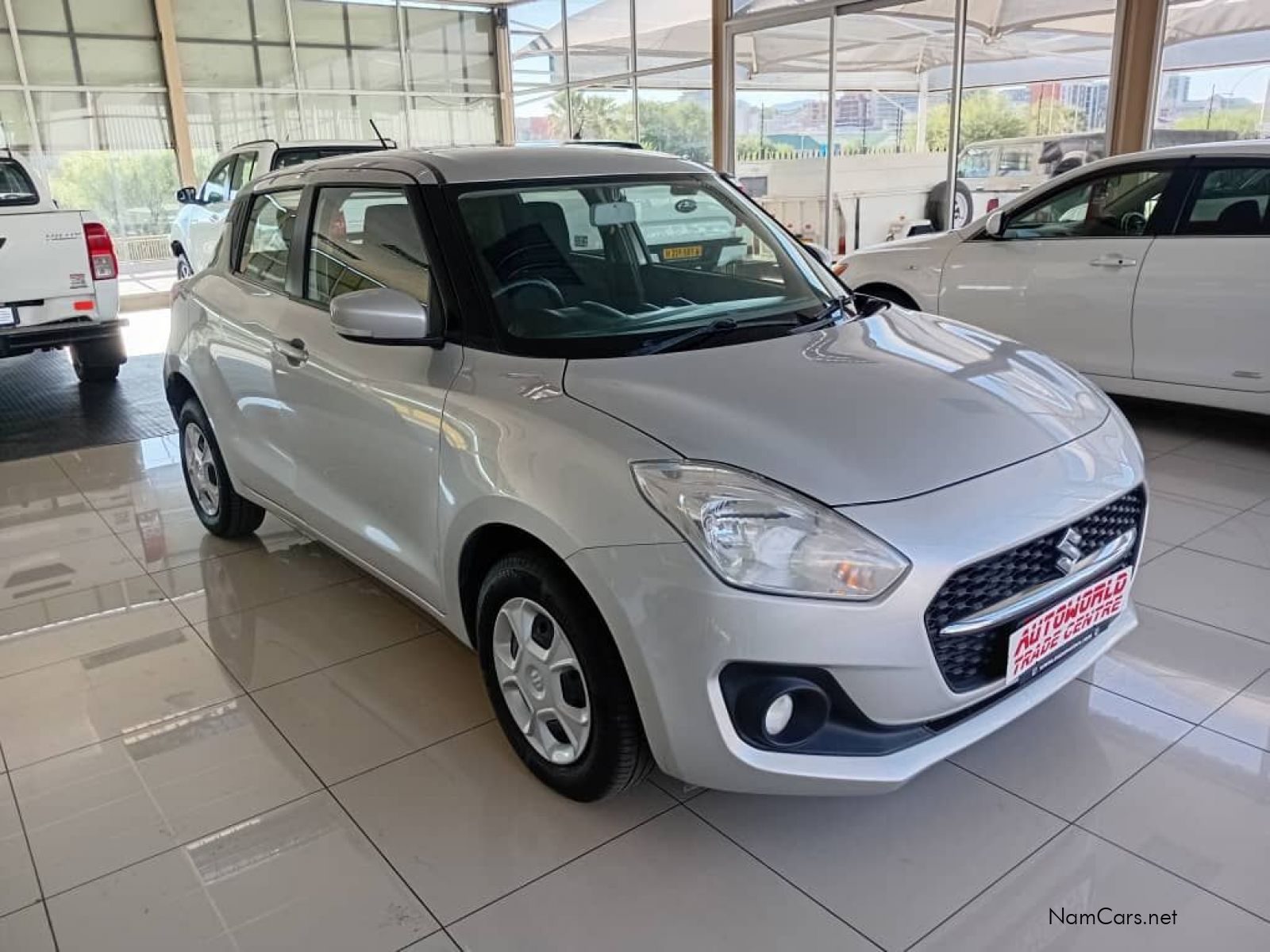 2022 Suzuki Swift photo 1