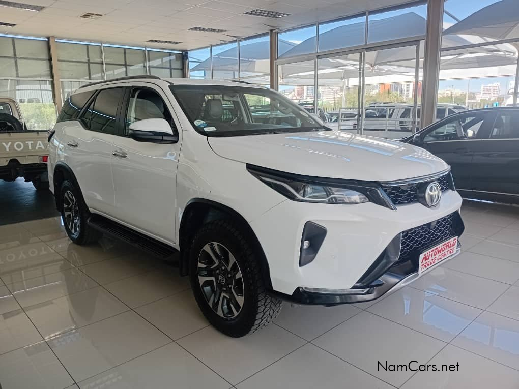 2025 Toyota Fortuner photo 1