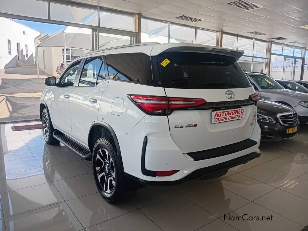 2025 Toyota Fortuner photo 5