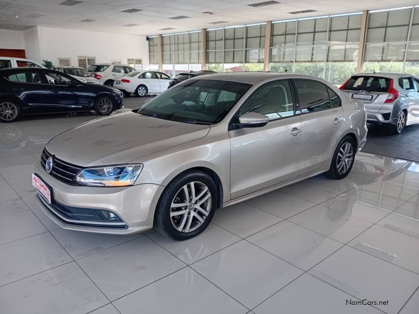2015 Volkswagen Jetta photo 2