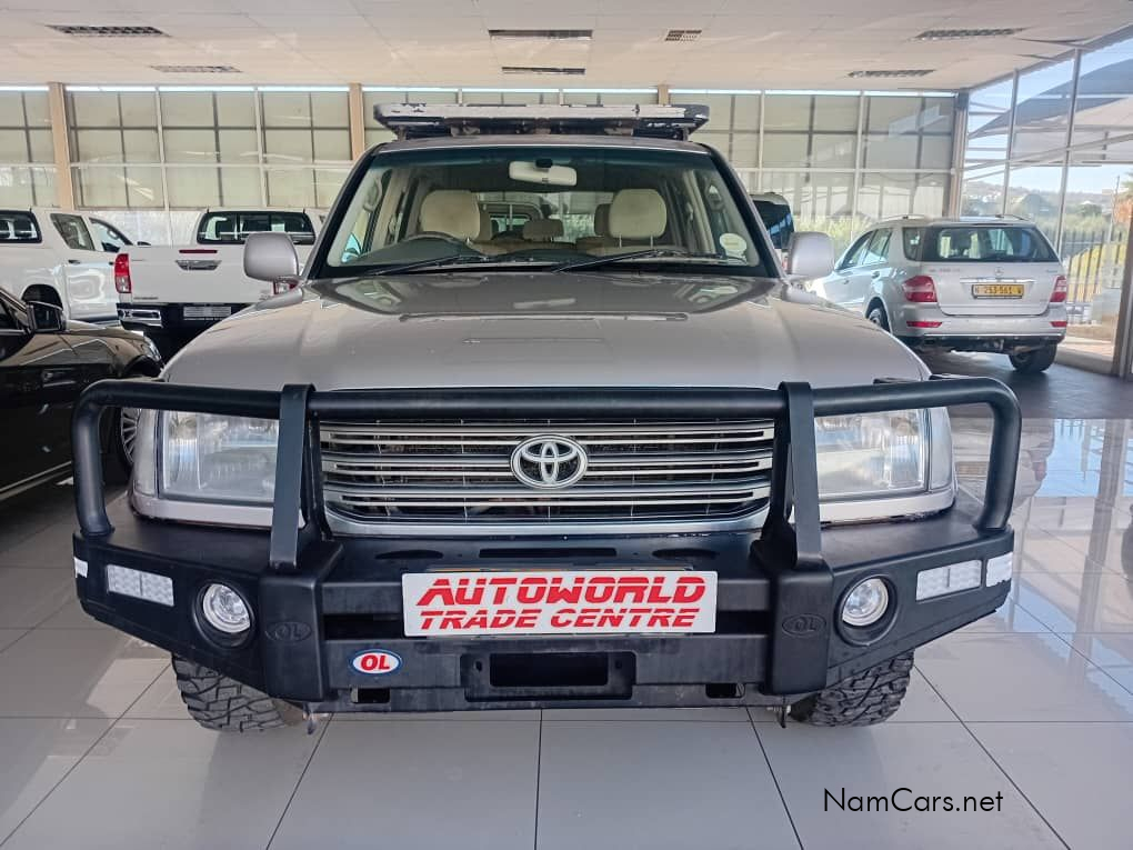 2005 Toyota Land Cruiser photo 2