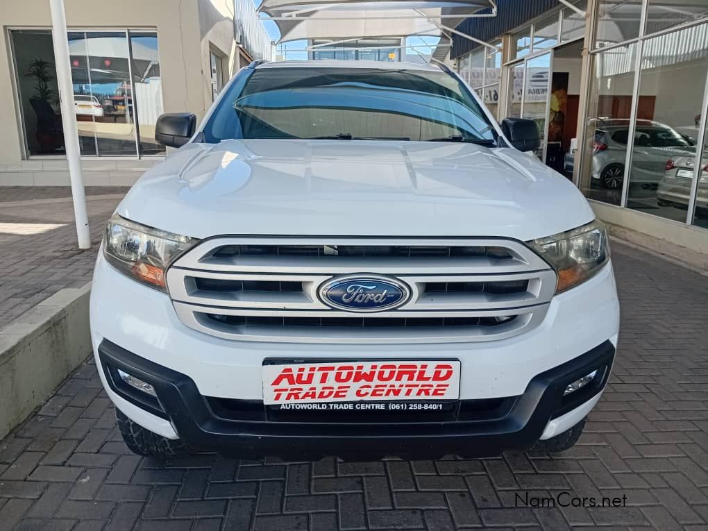 2018 Ford Everest photo 2