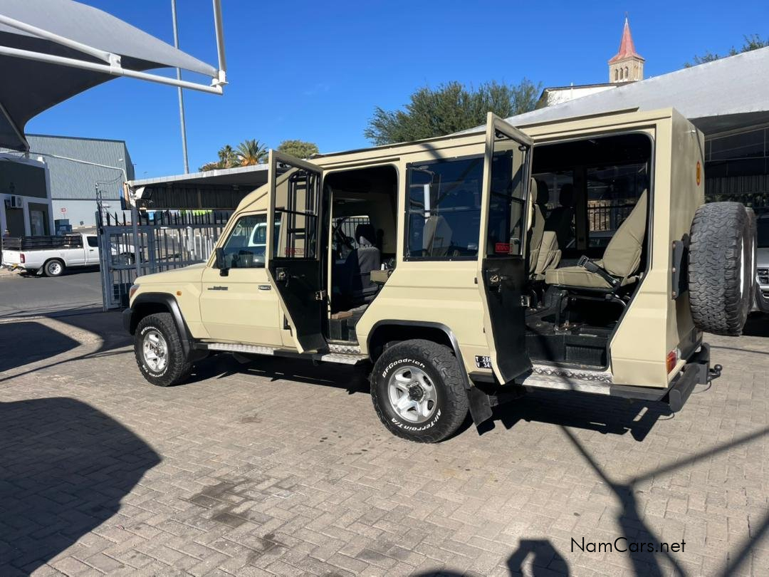 2019 Toyota Land Cruiser photo 8