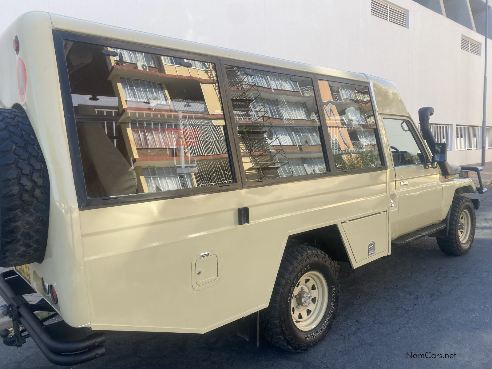 2008 Toyota Land Cruiser photo 2
