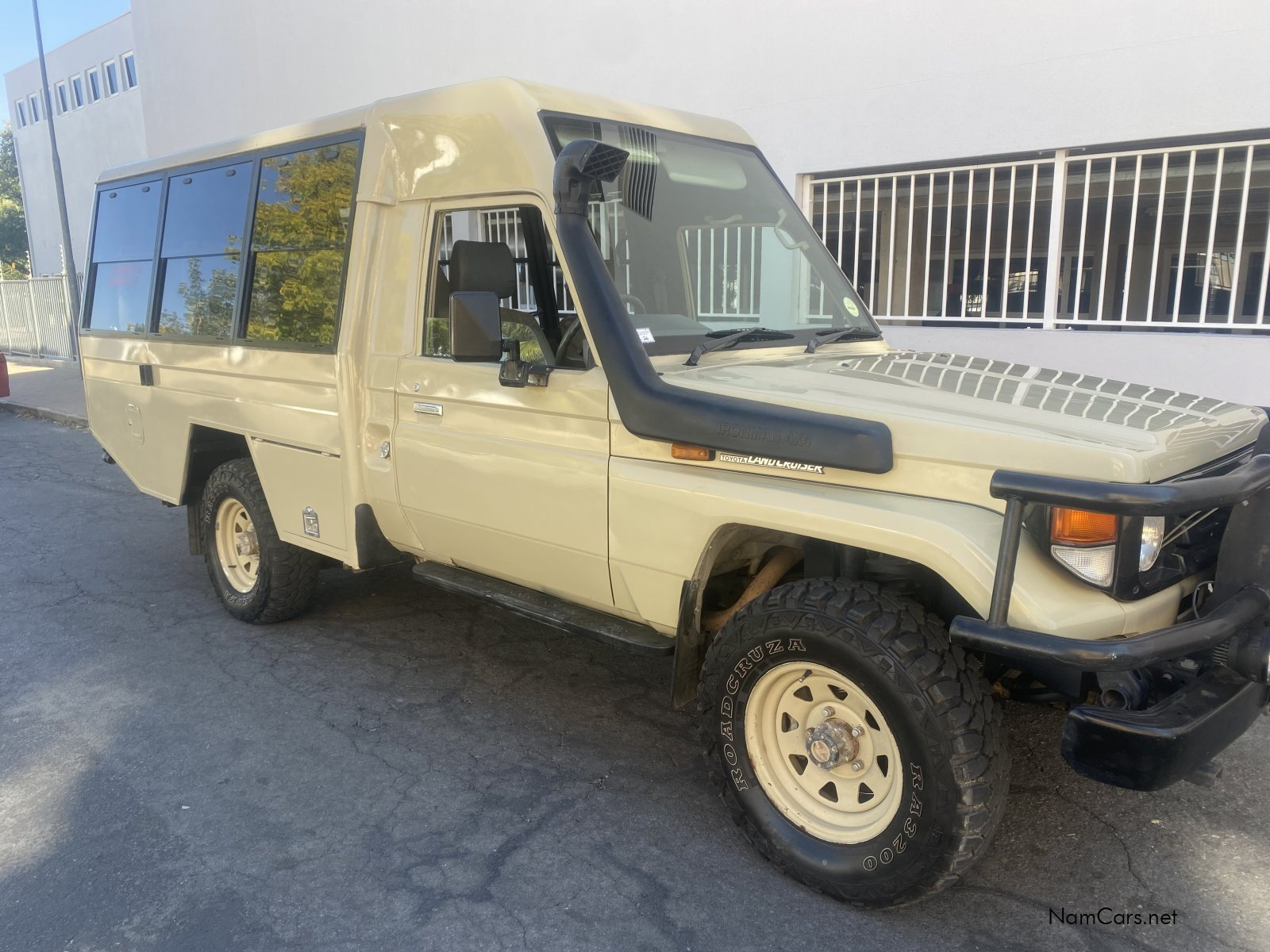 2008 Toyota Land Cruiser photo 3