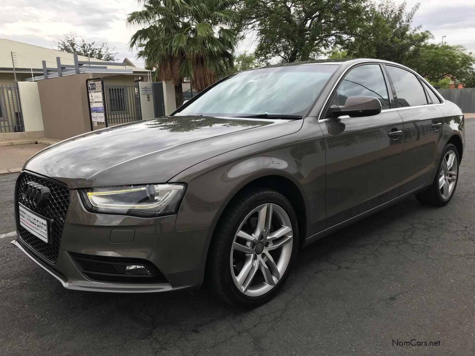 2015 Audi A4 photo 2