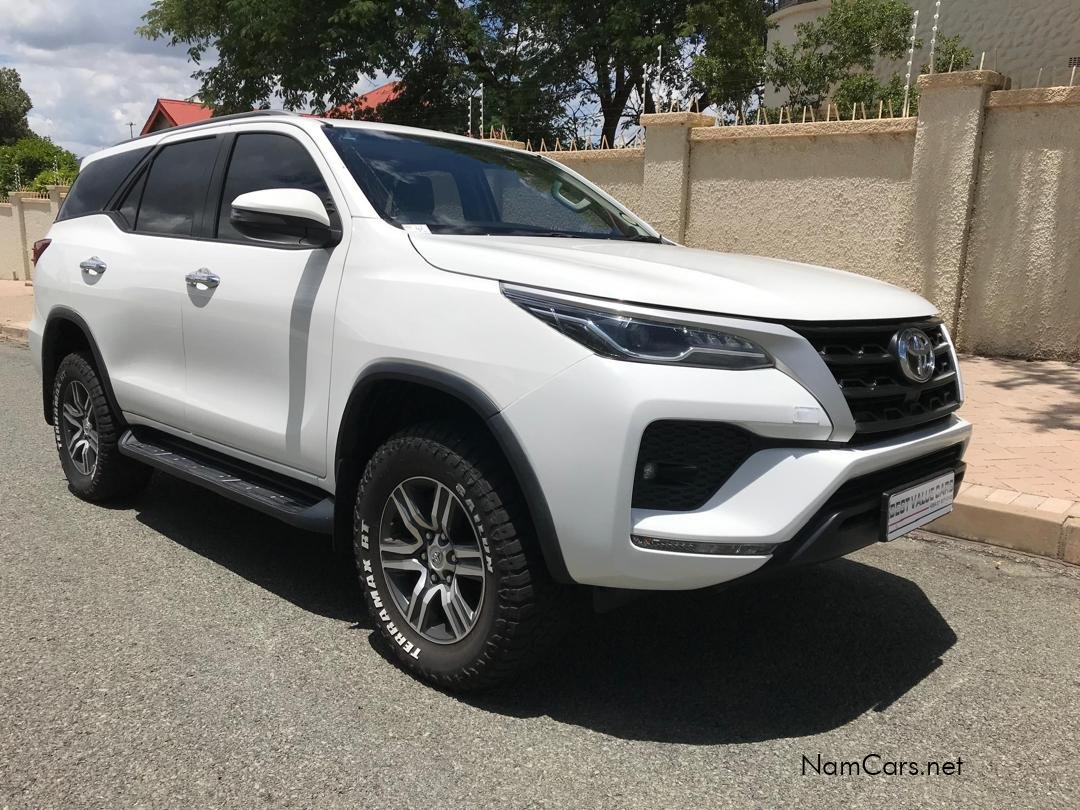 2022 Toyota Fortuner photo 1