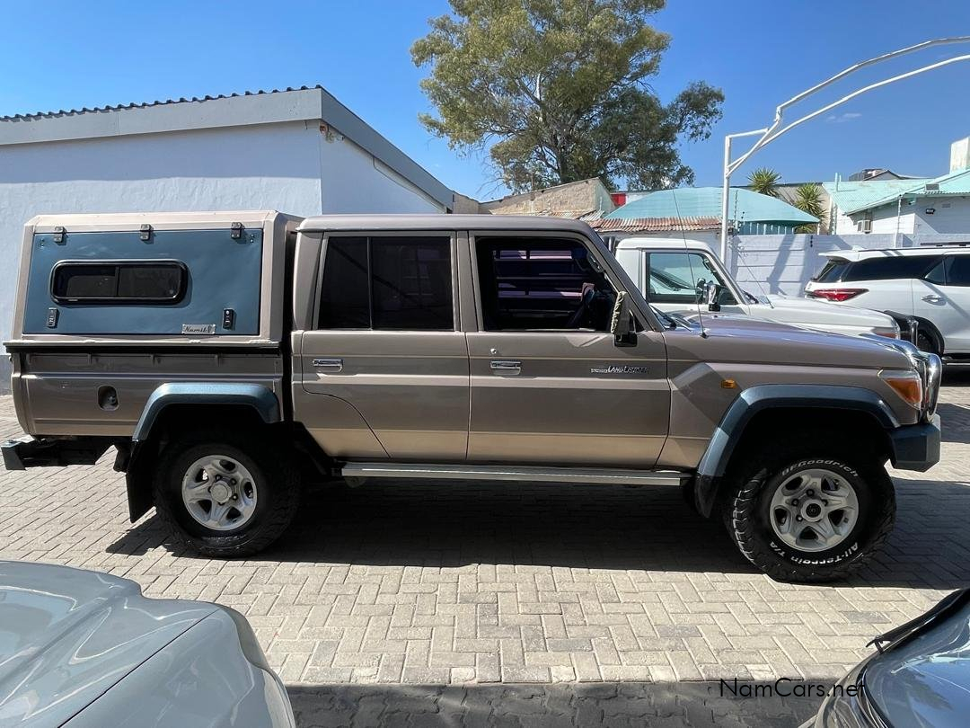 2018 Toyota Land Cruiser photo 1