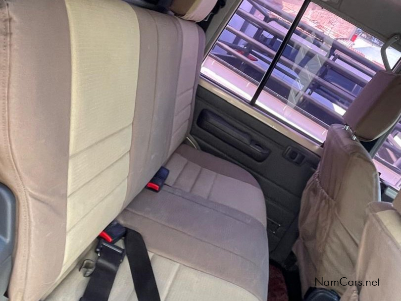 2018 Toyota Land Cruiser photo 12
