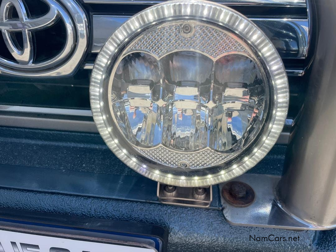 2018 Toyota Land Cruiser photo 19