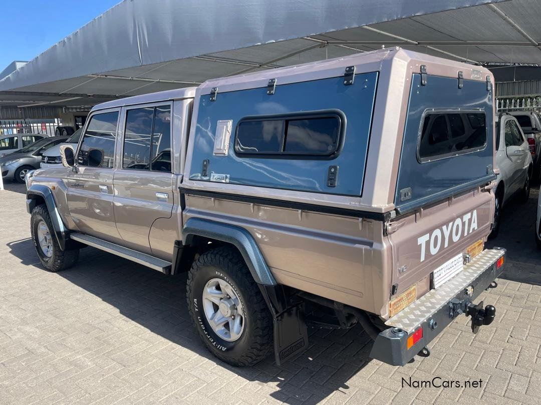 2018 Toyota Land Cruiser photo 6