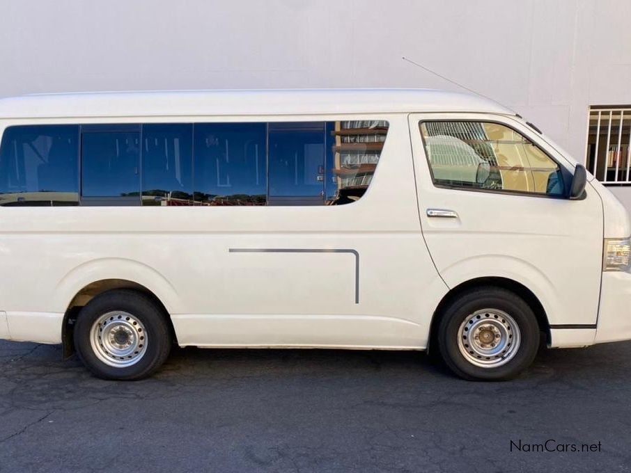 2013 Toyota Quantum photo 2