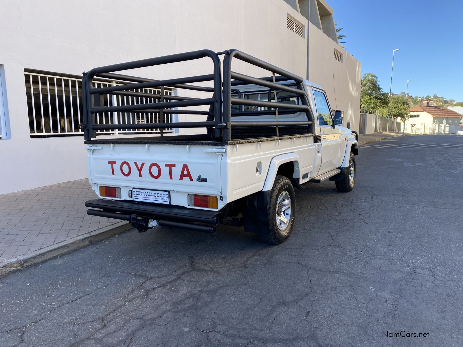 2014 Toyota Land Cruiser photo 3