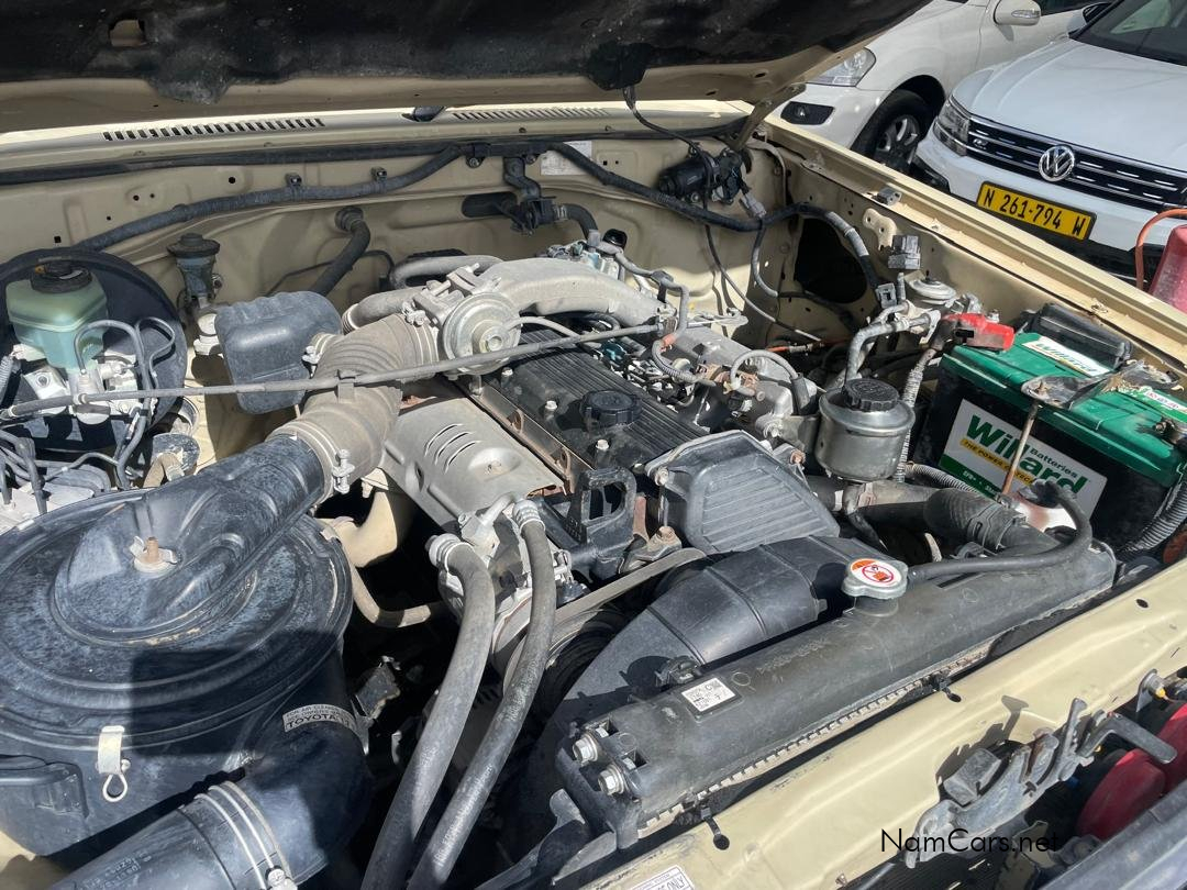 2019 Toyota Land Cruiser photo 13