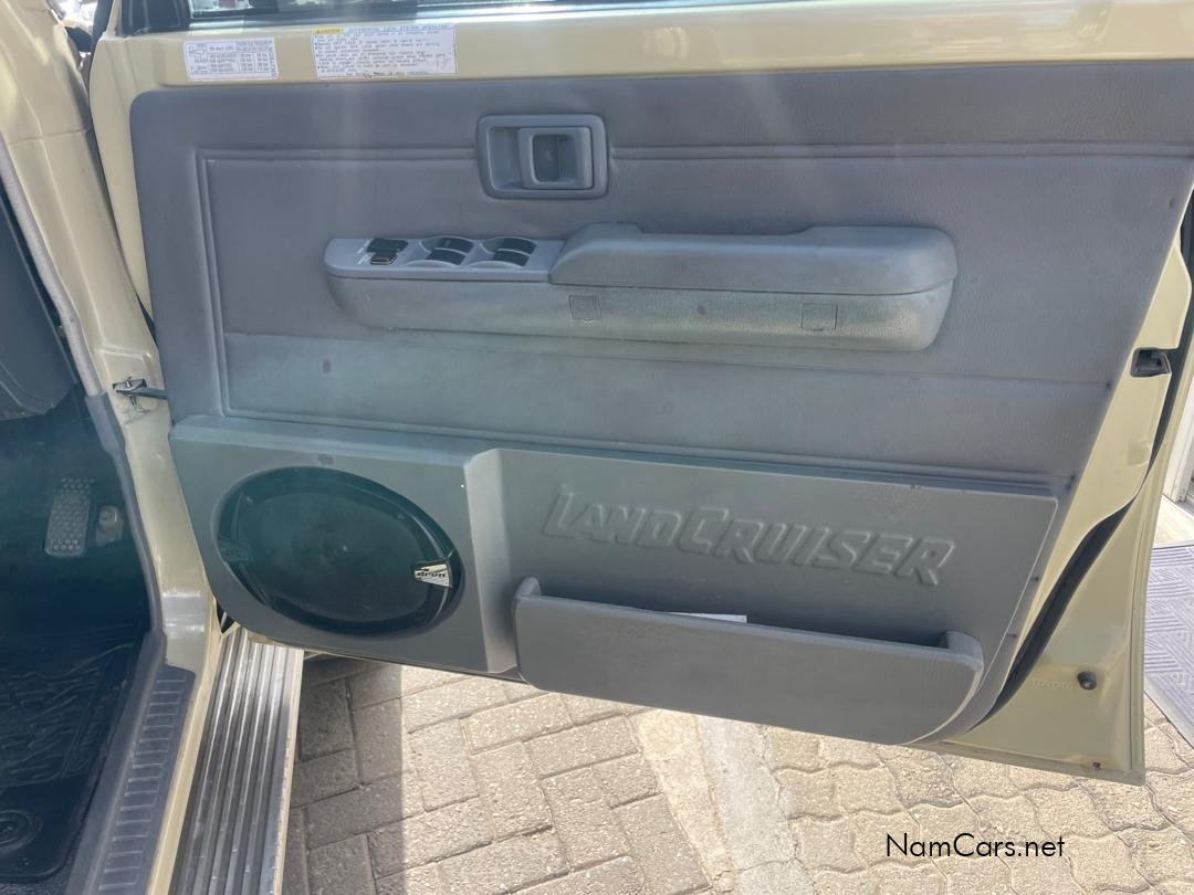 2019 Toyota Land Cruiser photo 17