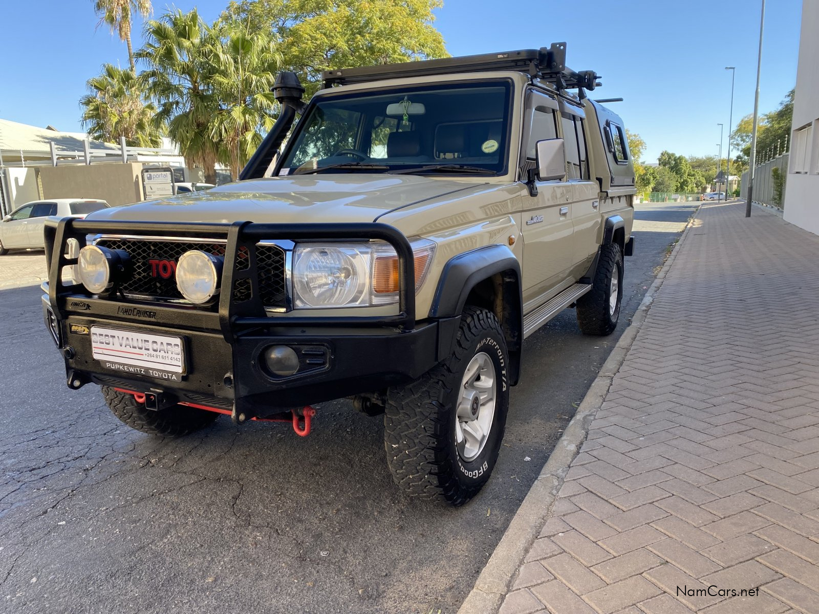 2019 Toyota Land Cruiser photo 2