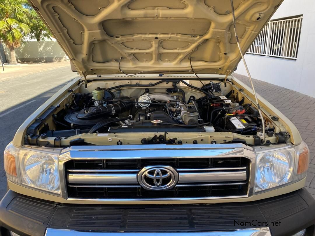 2019 Toyota Land Cruiser photo 15