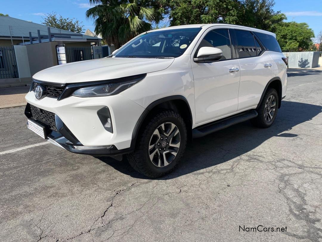 2023 Toyota Fortuner photo 2