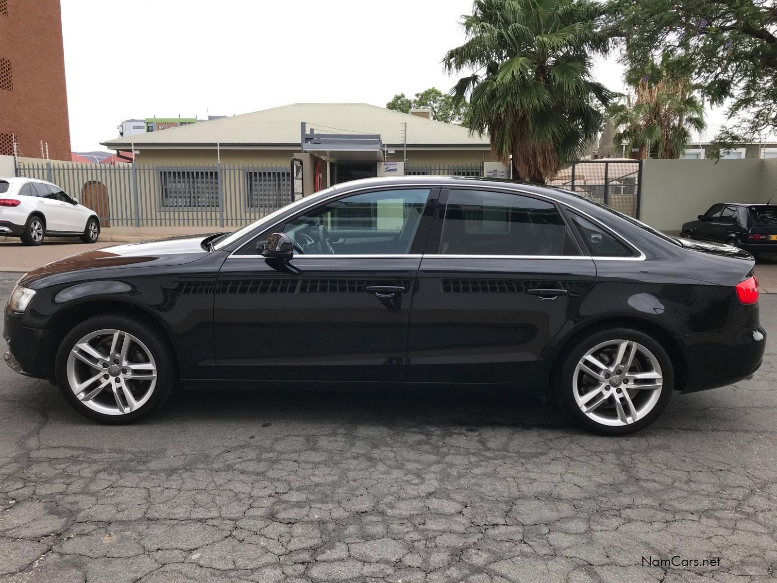 2015 Audi A4 photo 2