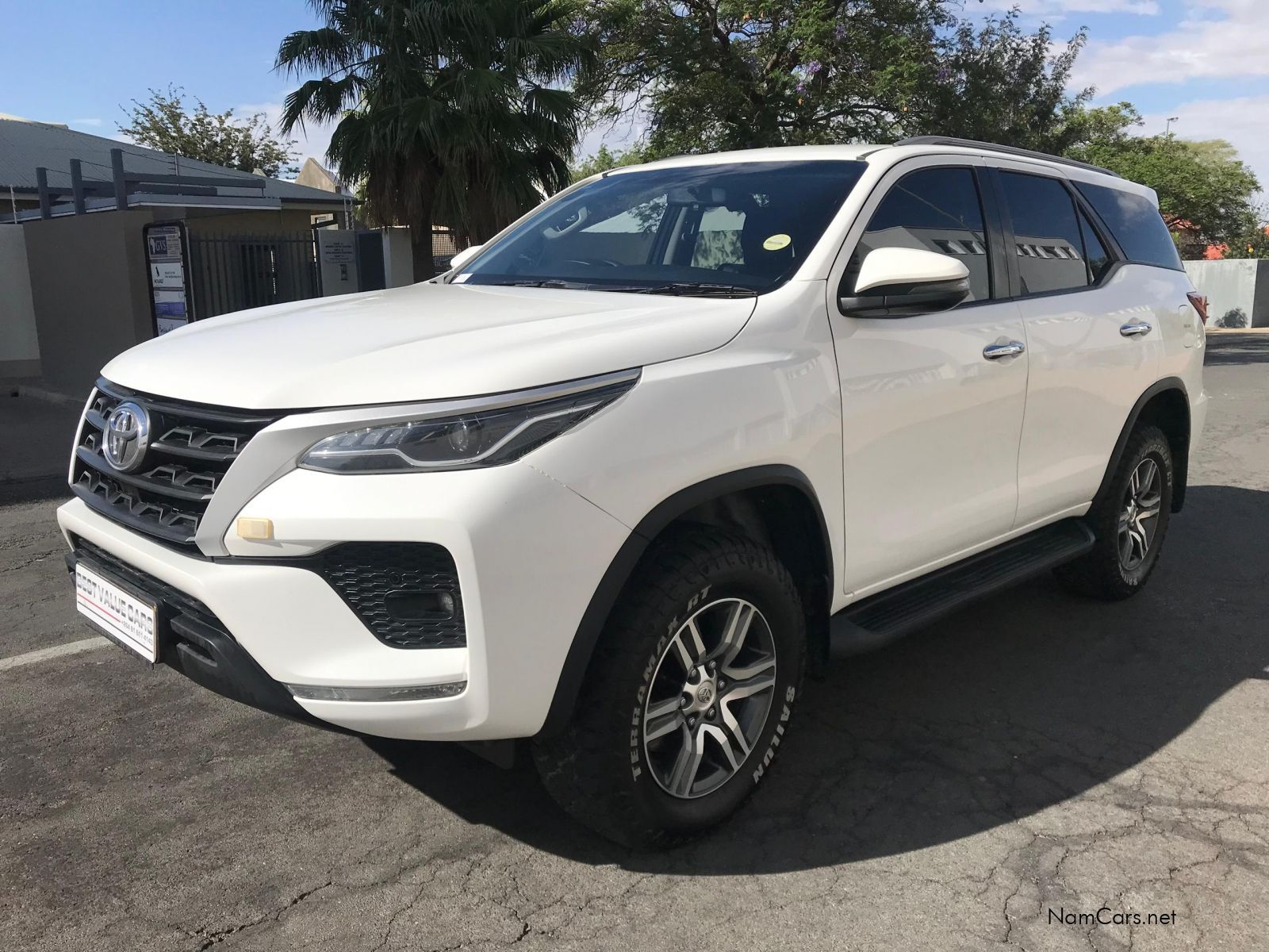 2022 Toyota Fortuner photo 3