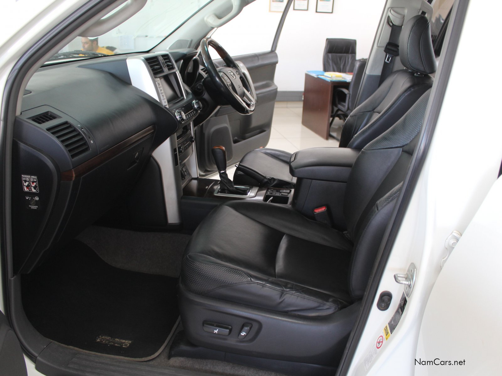 2011 Toyota Prado photo 18