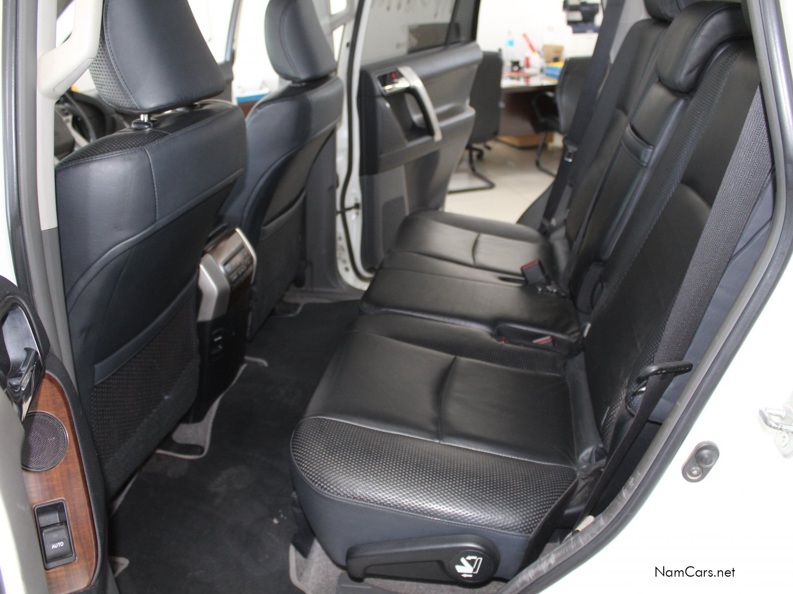 2011 Toyota Prado photo 19