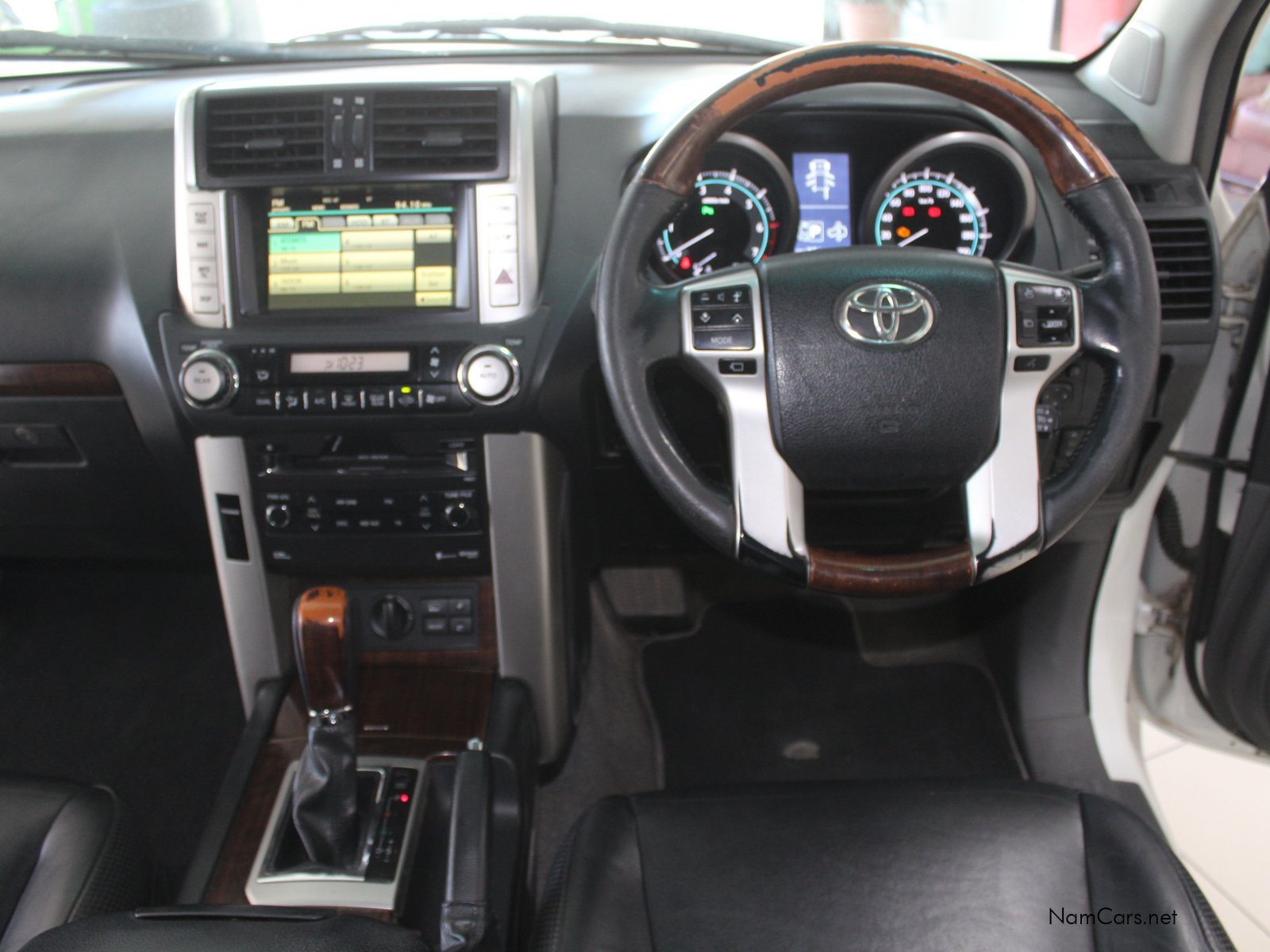2011 Toyota Prado photo 22