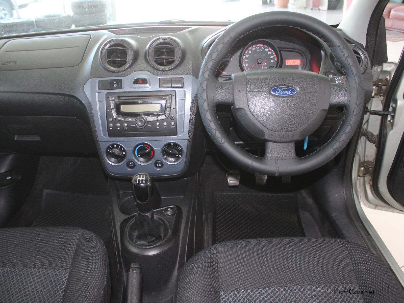 2014 Ford Figo photo 11