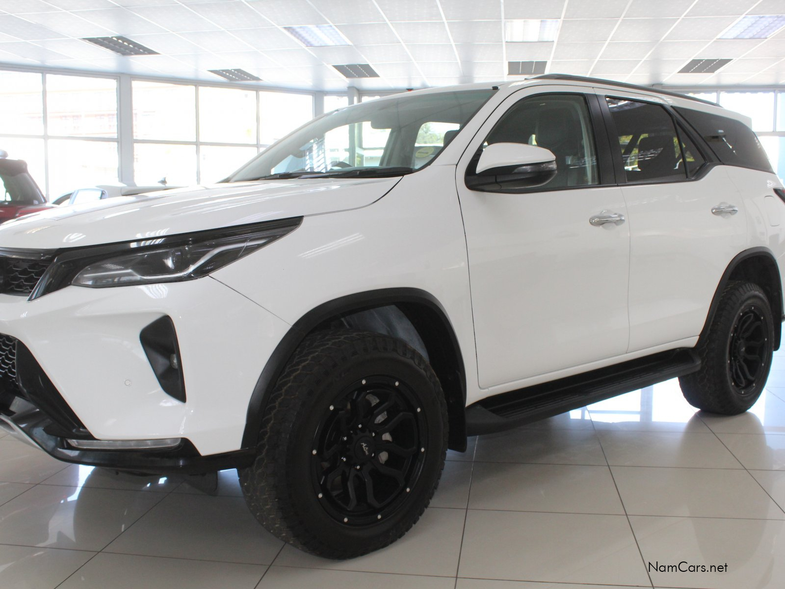 2025 Toyota Fortuner photo 3