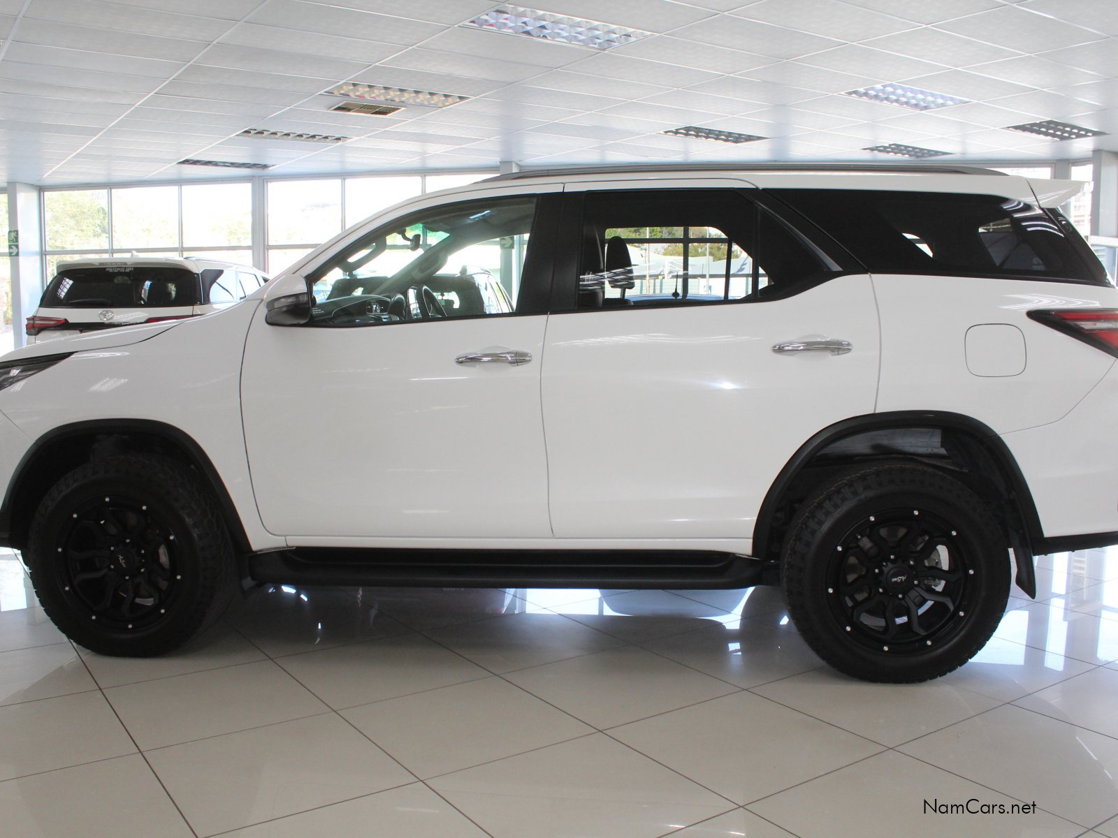 2025 Toyota Fortuner photo 4