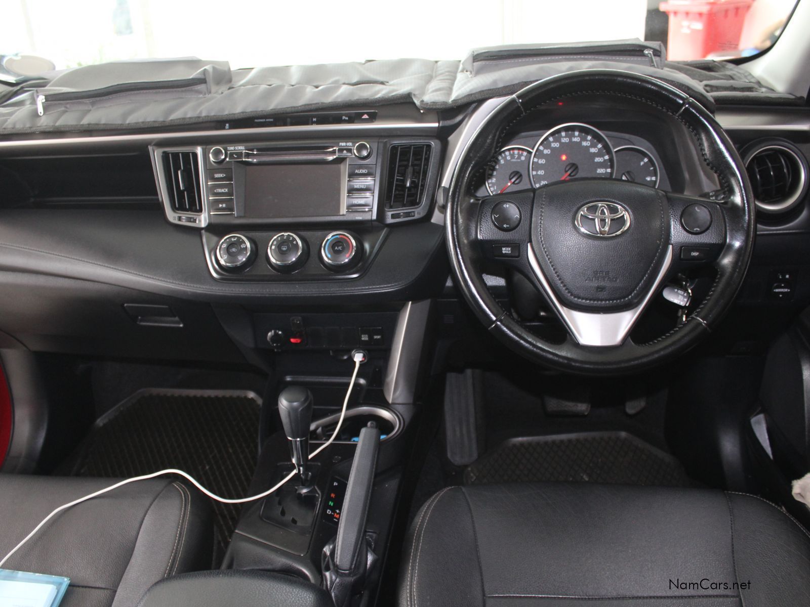 2018 Toyota Rav4 photo 12