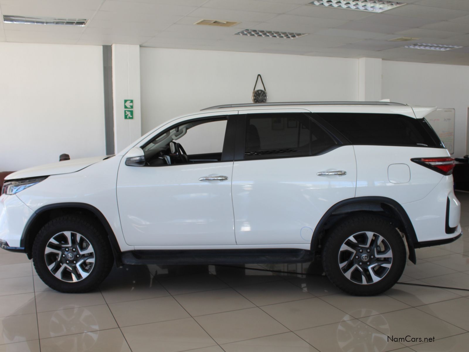 2025 Toyota Fortuner photo 11