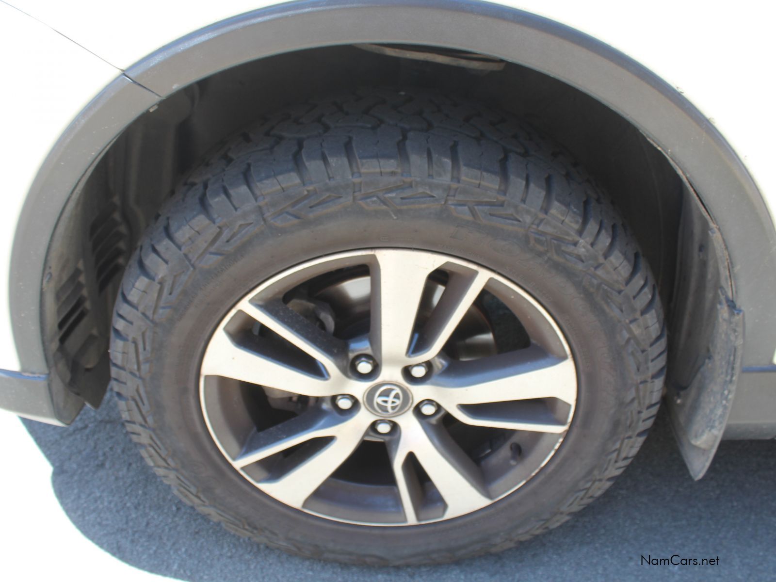 2018 Toyota Rav4 photo 16