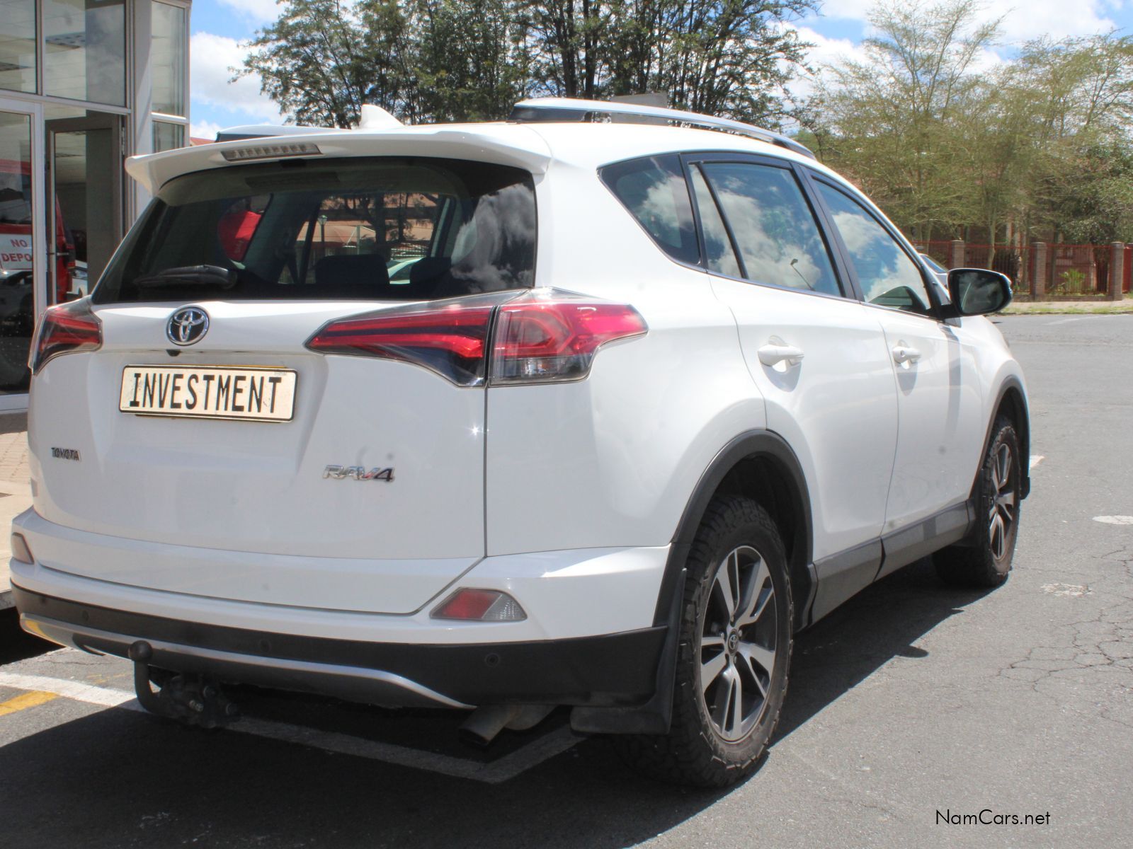 2018 Toyota Rav4 photo 9