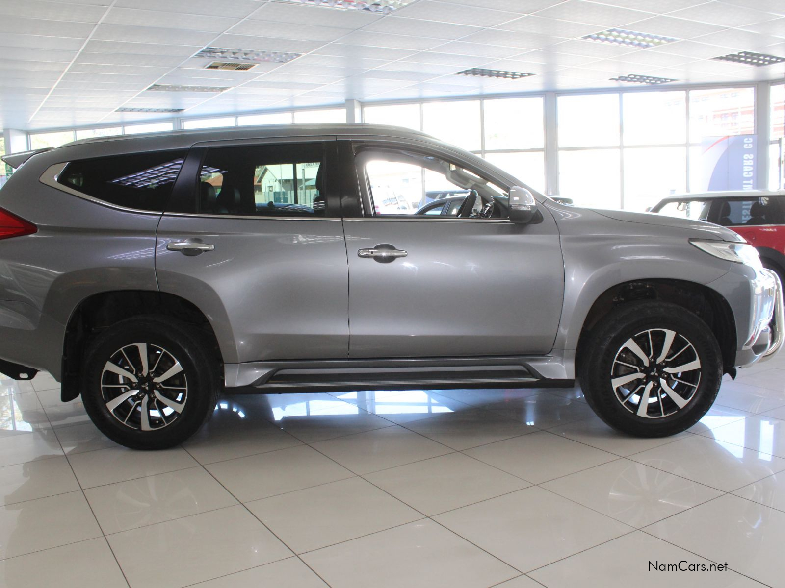 2020 Mitsubishi Pajero photo 10