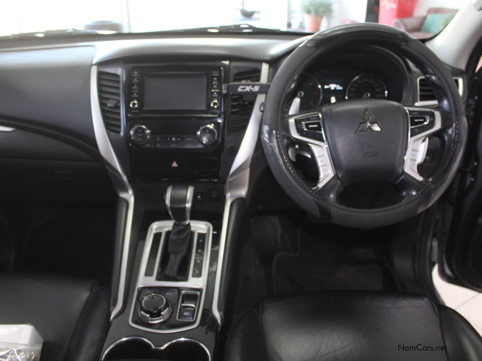 2020 Mitsubishi Pajero photo 14