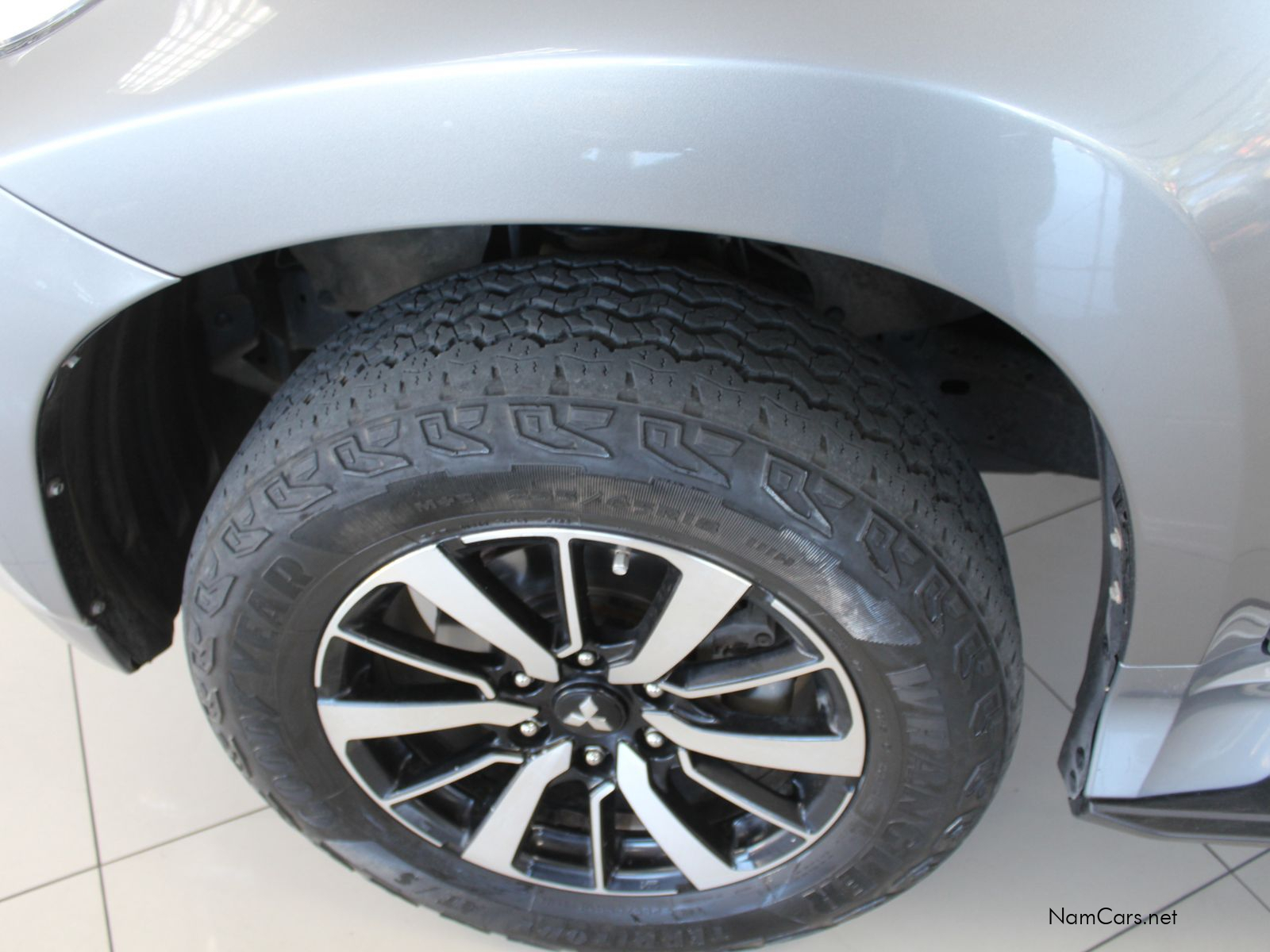 2020 Mitsubishi Pajero photo 17