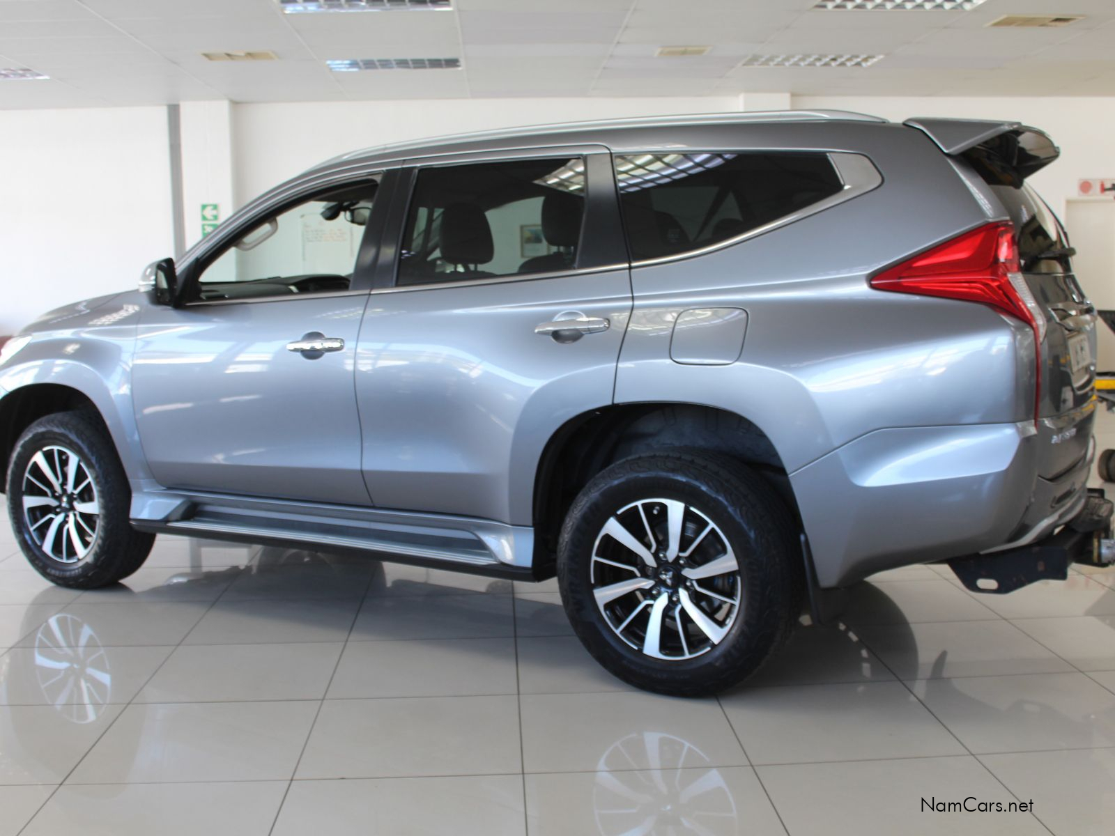 2020 Mitsubishi Pajero photo 7