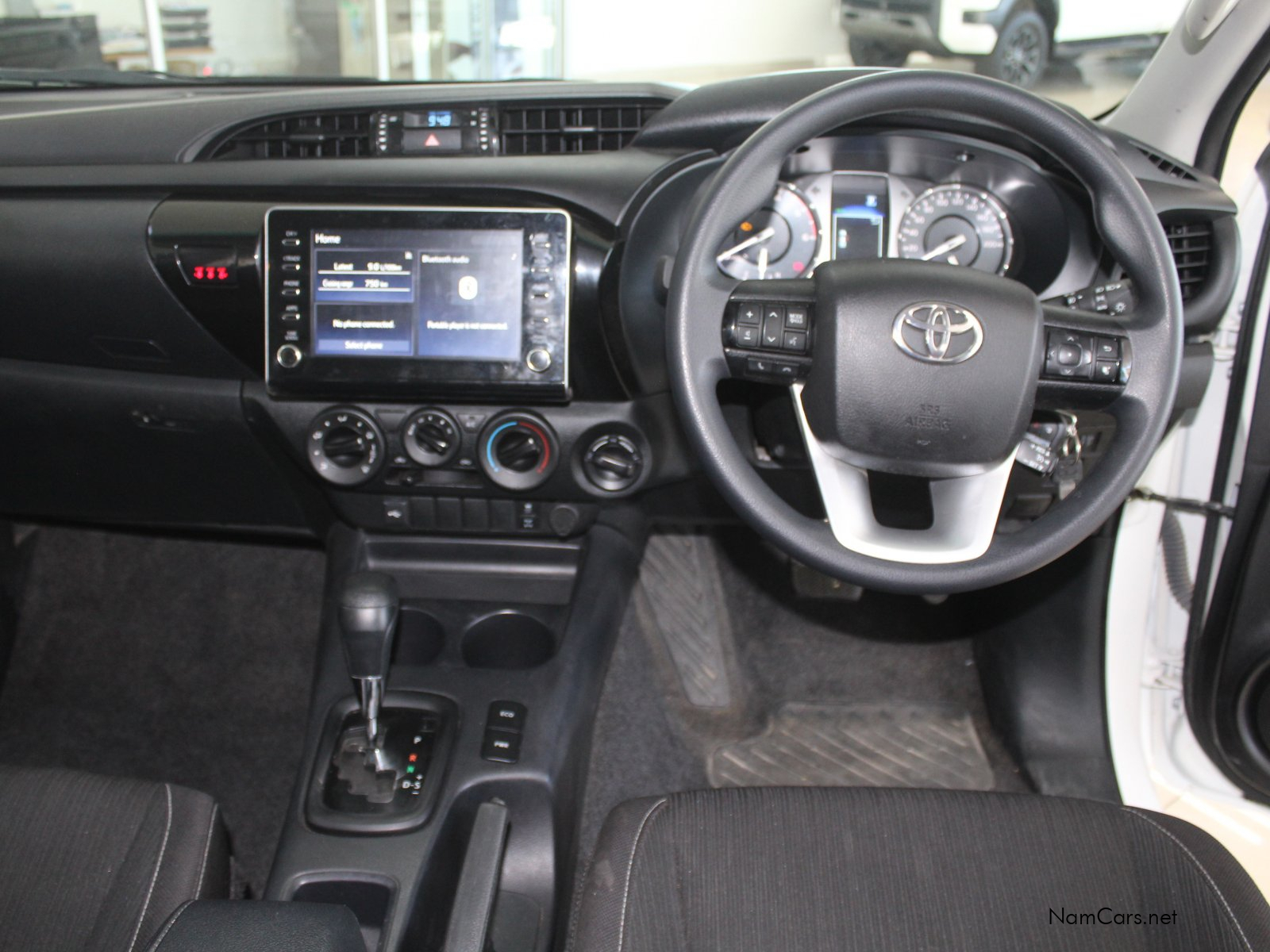 2025 Toyota Hilux photo 12