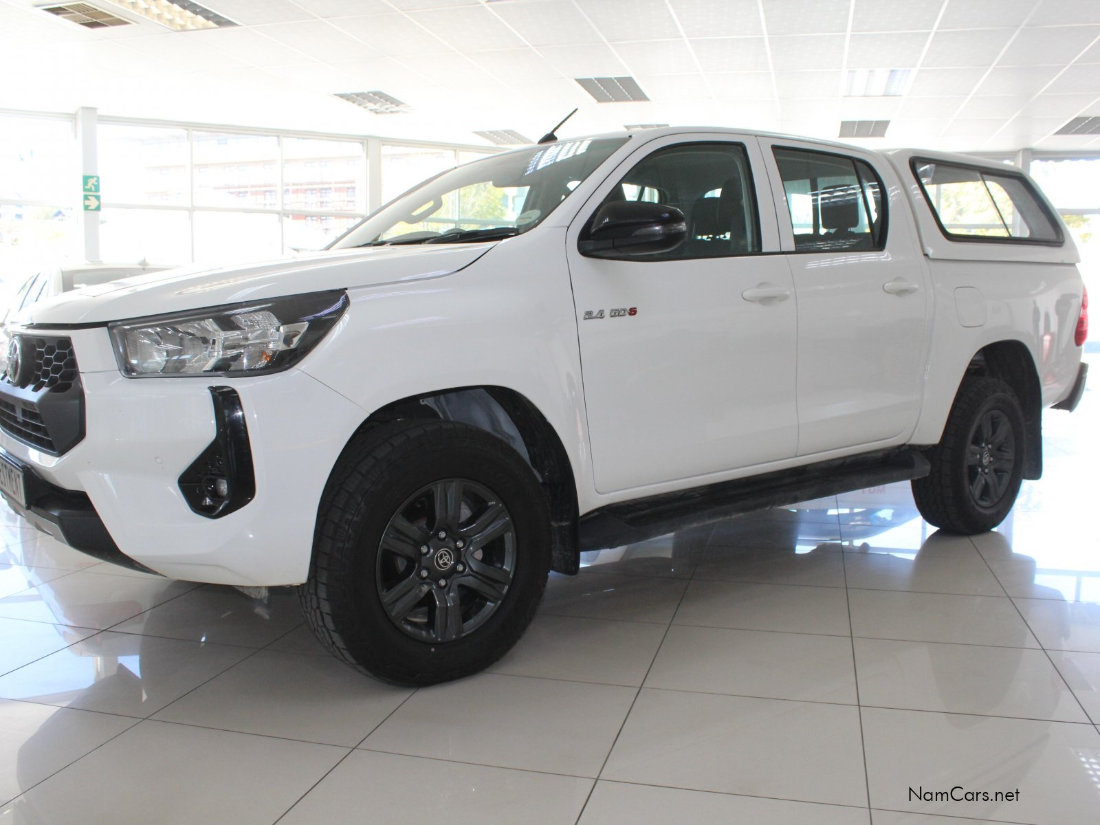 2025 Toyota Hilux photo 3