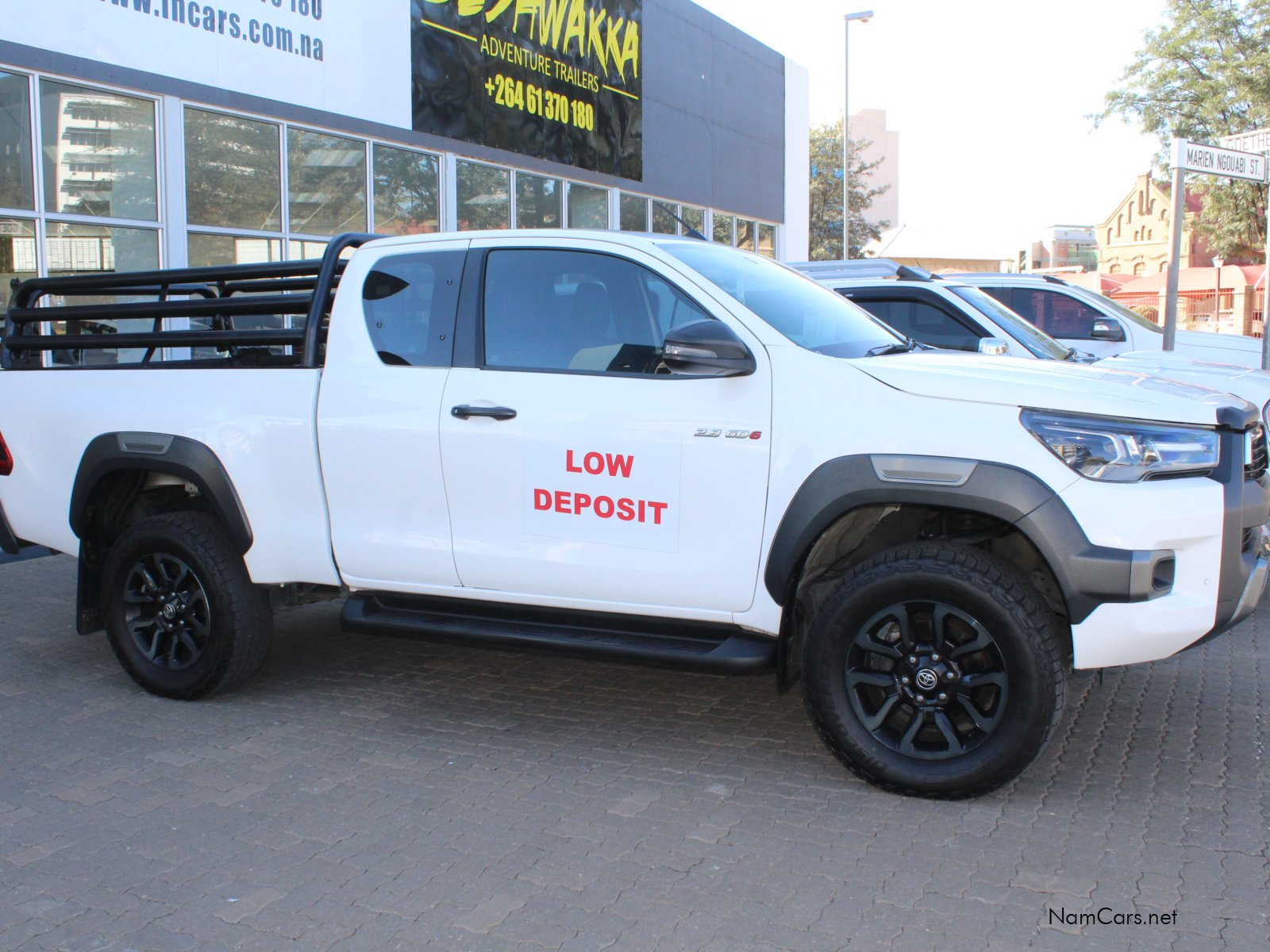2023 Toyota Hilux photo 2